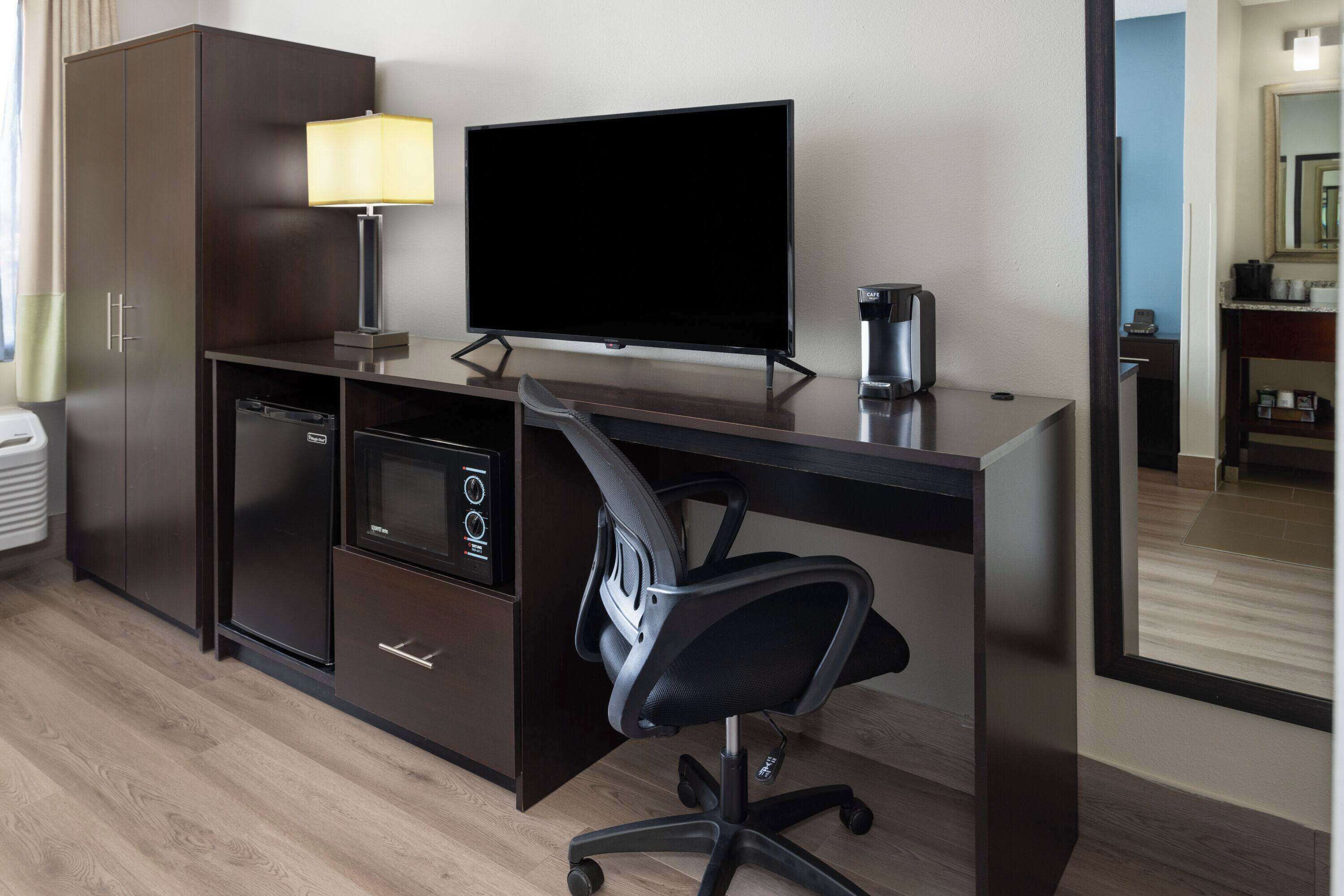 Habitación, 1 cama King size, para no fumadores | Sábanas de algodón egipcio y ropa de cama de alta calidad 