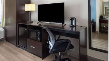 Habitación, 1 cama King size, para no fumadores | Sábanas de algodón egipcio y ropa de cama de alta calidad