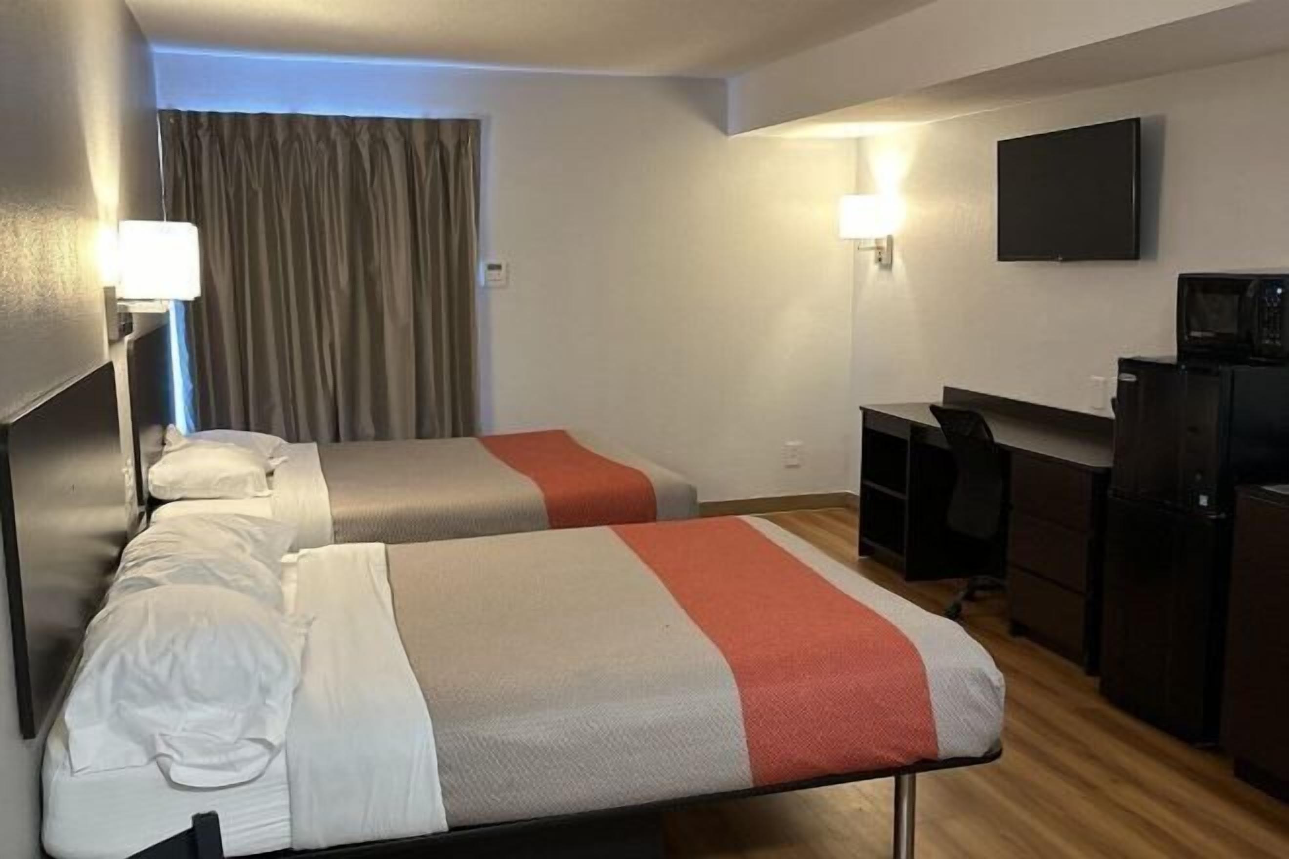 Iron/ironing board, free WiFi, bed sheets, wheelchair access