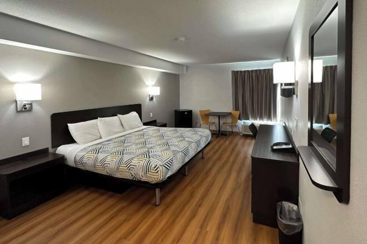 Iron/ironing board (on request), free WiFi, bed sheets