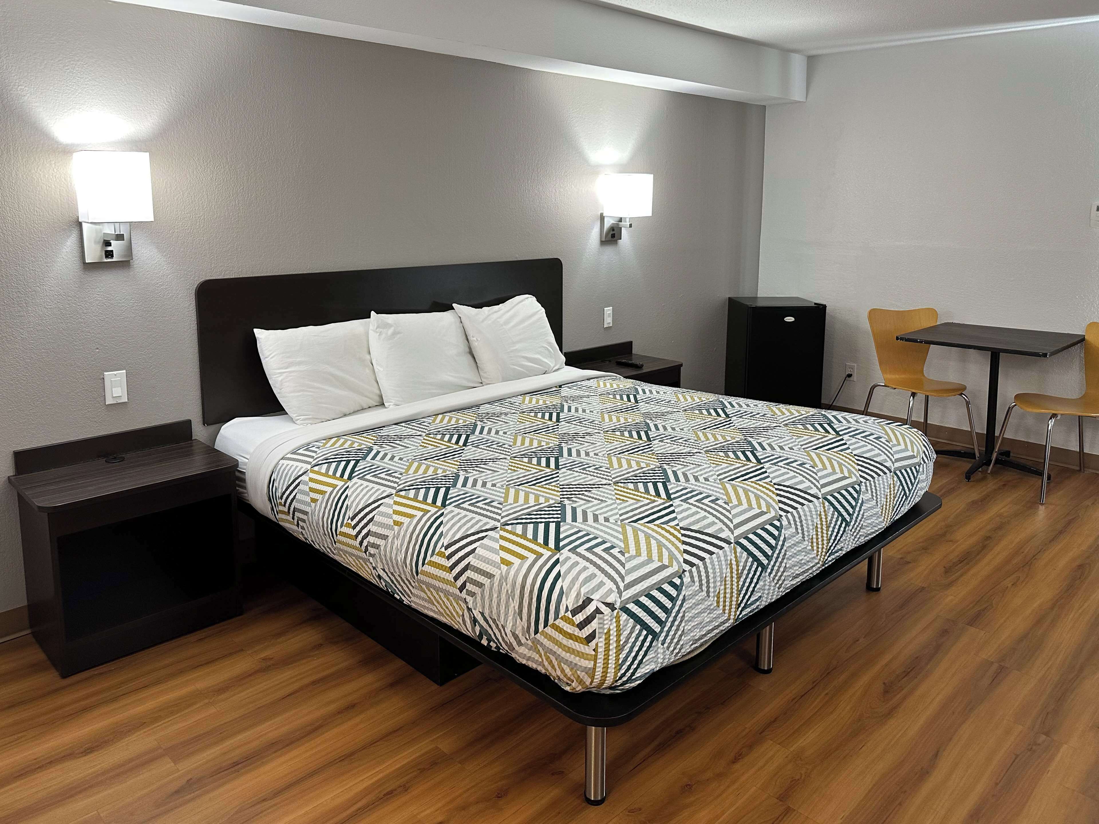 Fer et planche à repasser, Wi-Fi gratuit, draps fournis