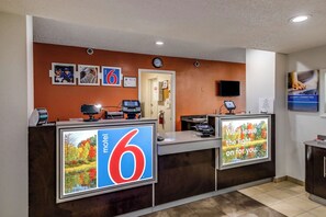 Lobby - Motel 6 Greensboro, NC - Airport (Greensboro)