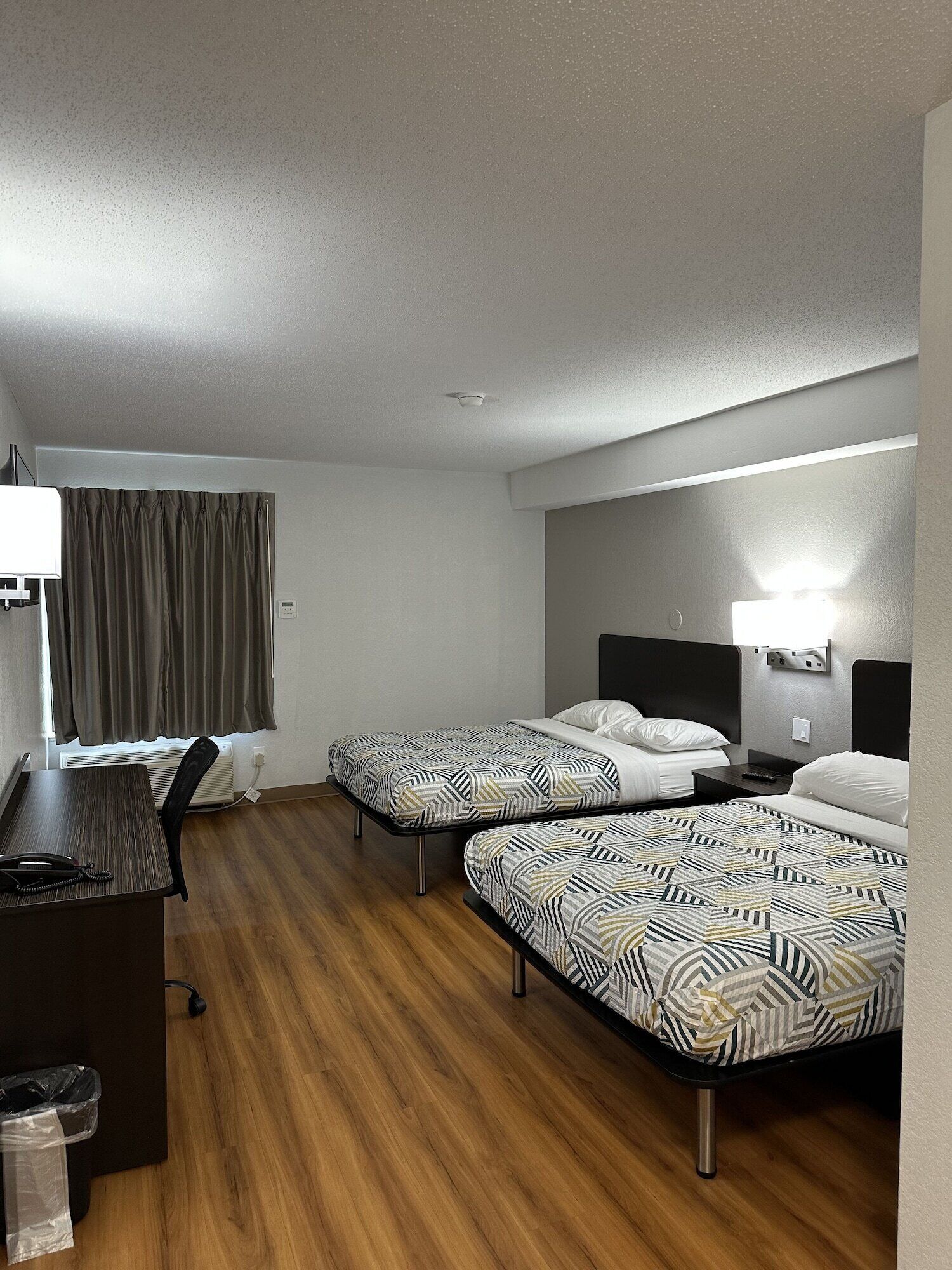 Iron/ironing board, free WiFi, bed sheets, wheelchair access