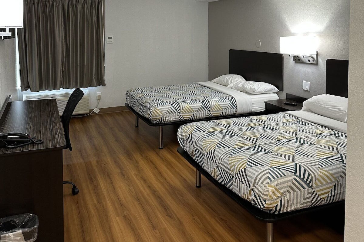 Iron/ironing board, free WiFi, bed sheets, wheelchair access