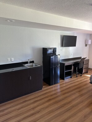 Bathroom sink - Motel 6 Greensboro, NC - Airport (Greensboro)