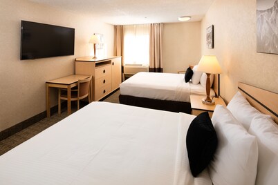 SYLO Hotel Denver Airport, a Ramada by Wyndham