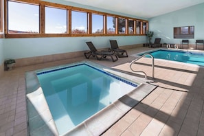 Indoor pool - SYLO Hotel Denver Airport, a Ramada by Wyndham (Aurora)
