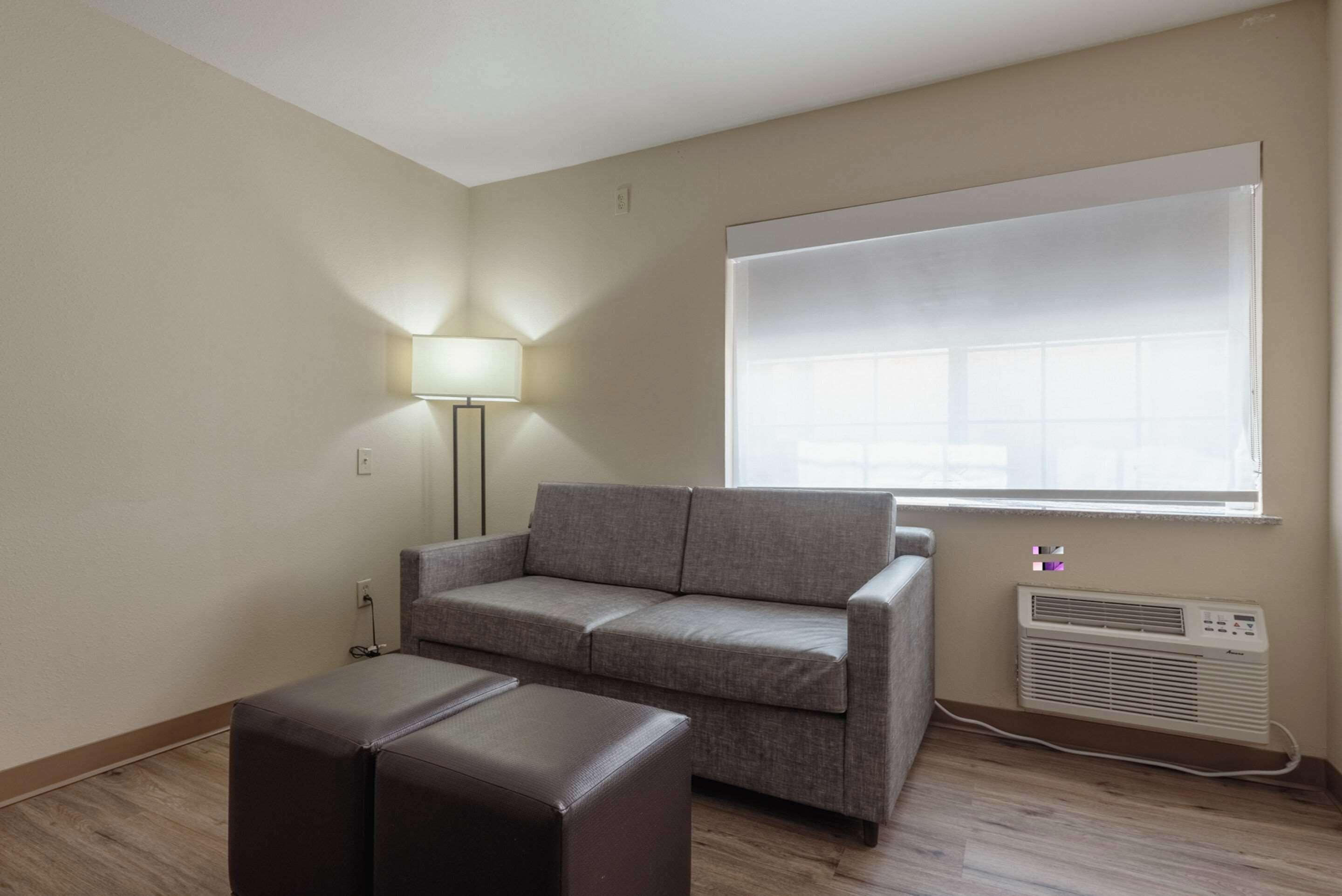 1 bedroom, individually decorated, individually furnished, desk