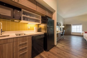 Individueel gedecoreerd, individueel gemeubileerd, een bureau