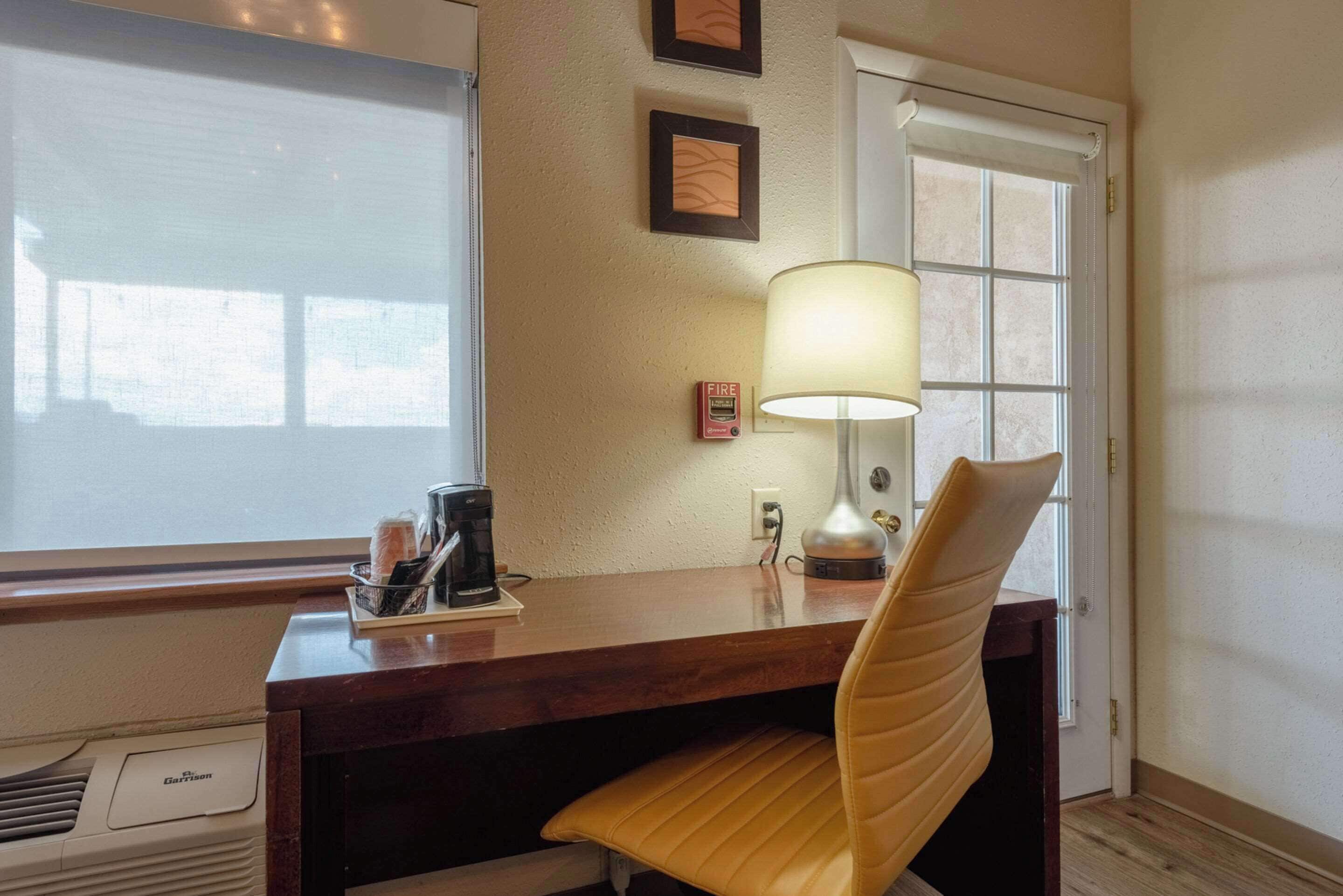 1 bedroom, individually decorated, individually furnished, desk