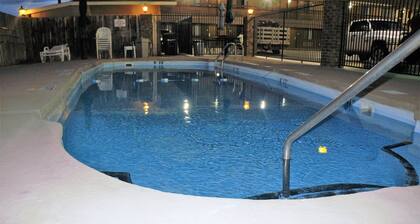Quality Inn & Suites Near White Sands National Park
