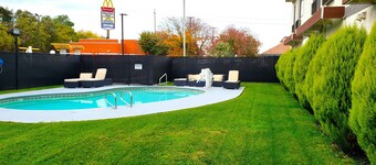 Days Inn by Wyndham Woodland