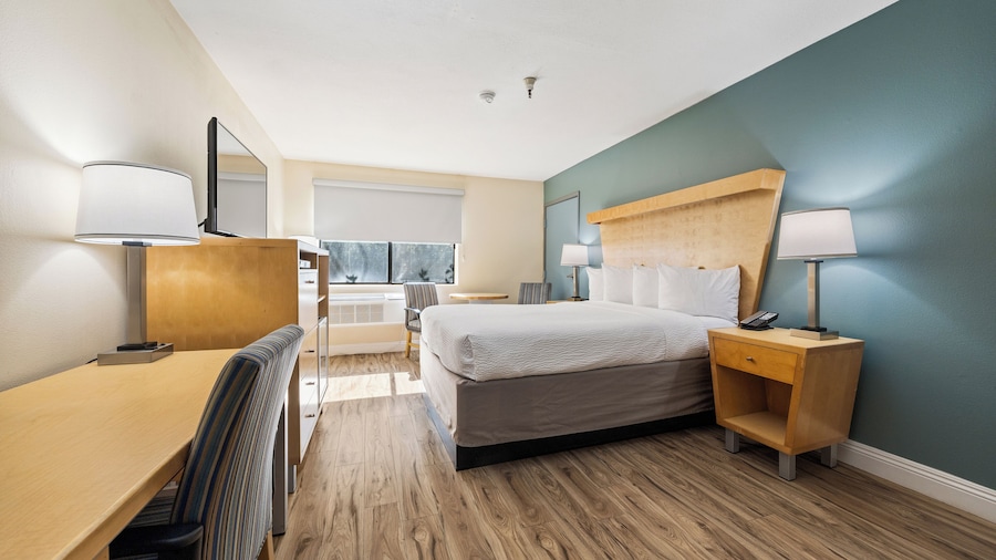 Days Inn by Wyndham Woodland