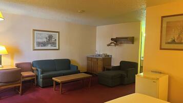 In-room safe, free WiFi, bed sheets