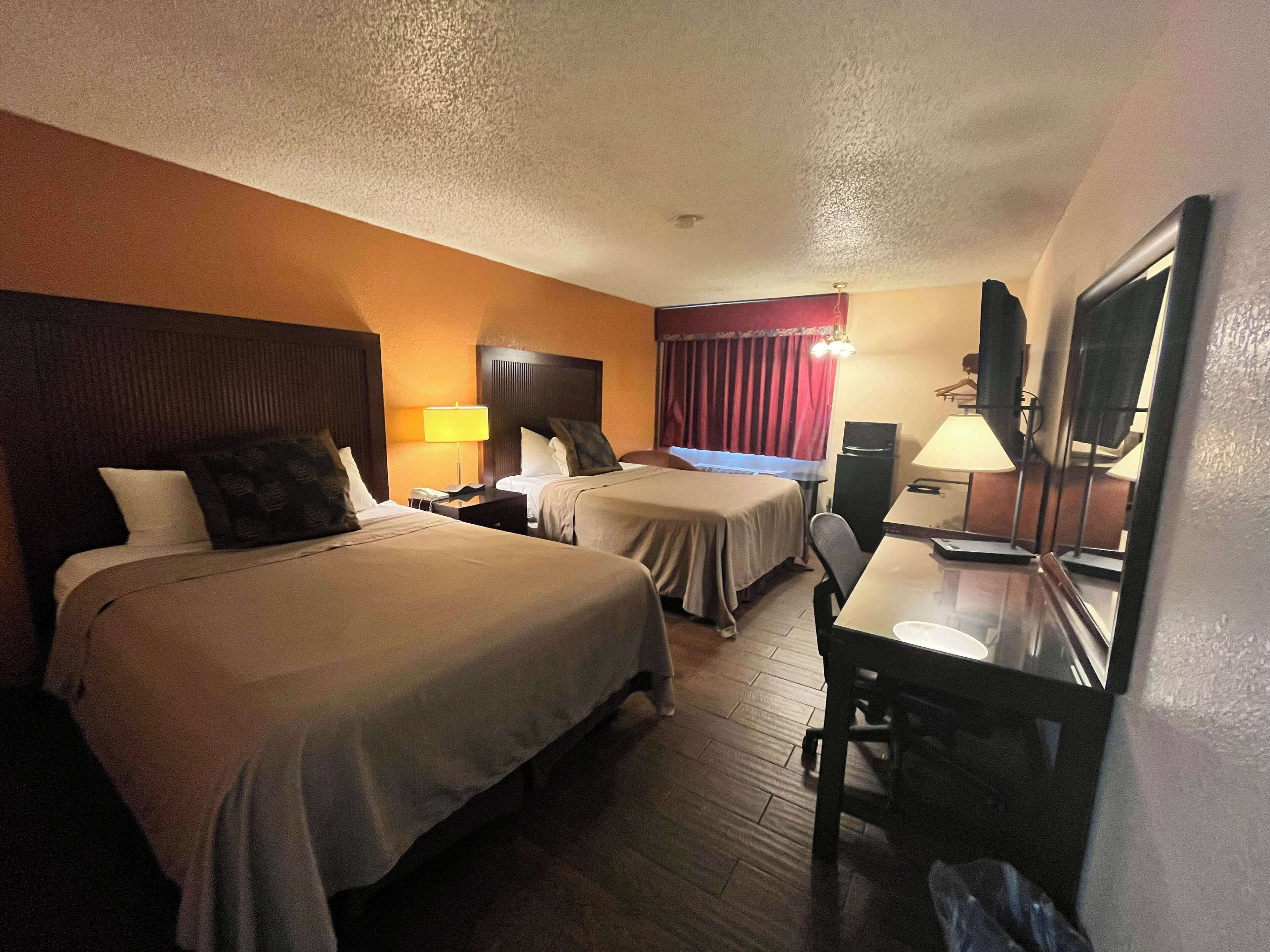 In-room safe, free WiFi, bed sheets