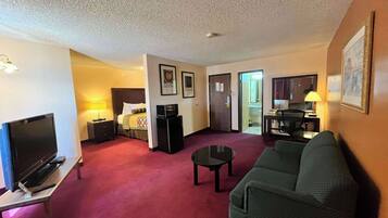 Deluxe Suite, 1 Queen Bed, Non Smoking, Refrigerator & Microwave | In-room safe, free WiFi, bed sheets