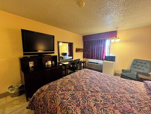 In-room safe, free WiFi, bed sheets