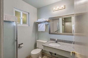 Standard Room, 2 Queen Beds, Non Smoking | Premium bedding, desk, blackout drapes, iron/ironing board - Econo Lodge Inn & Suites Yreka (Yreka)