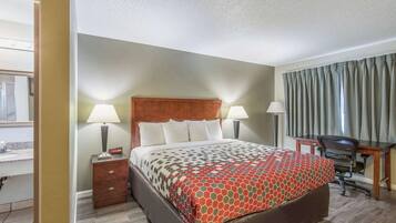 Literie de qualité supérieure, bureau, rideaux occultants