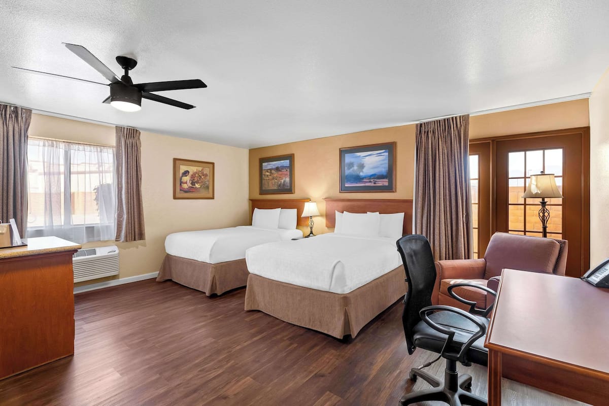 Standard Room, 2 Katil Kelamin (Double), Non Smoking | Cadar kapas Mesir, peralatan tempat tidur premium, gebar bulu kapas