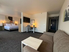 Room, 1 King Bed with Sofa bed | Desk, free WiFi, bed sheets