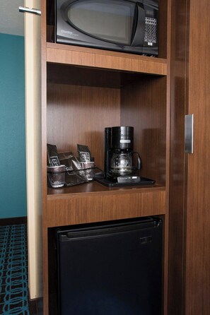 1 bedroom, premium bedding, desk, iron/ironing board