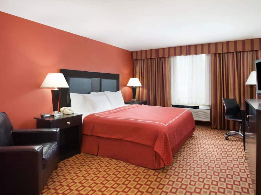 1 bedroom, desk, blackout drapes, rollaway beds