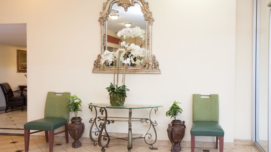 Super 8 by Wyndham Chicago Northlake O'Hare South