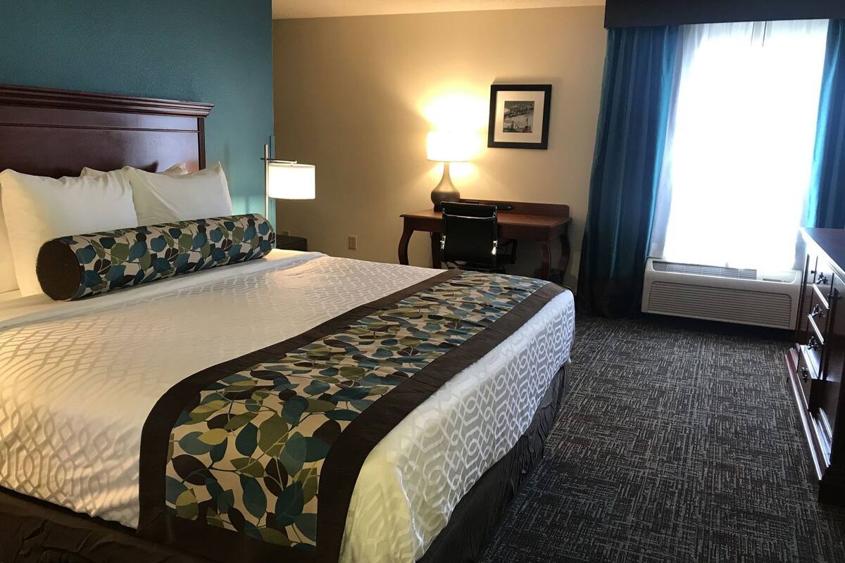 In-room safe, desk, laptop workspace, blackout drapes