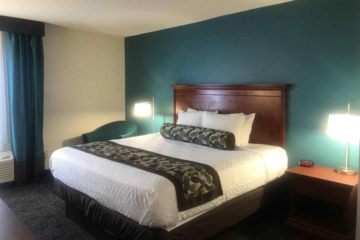 In-room safe, desk, laptop workspace, blackout drapes