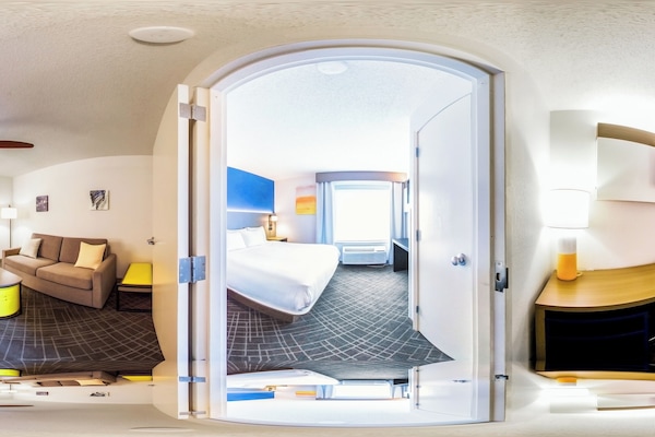 Suite, 1 King Bed with Sofa bed, Non Smoking | In-room safe, desk, laptop workspace, blackout drapes