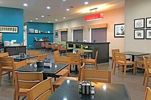 Free daily continental breakfast - Comfort Inn & Suites O'Fallon - St. Louis Area (O'Fallon)