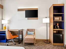 Room, 1 King Bed, Accessible, Non Smoking | In-room safe, desk, laptop workspace, blackout drapes