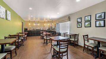 Free daily continental breakfast
