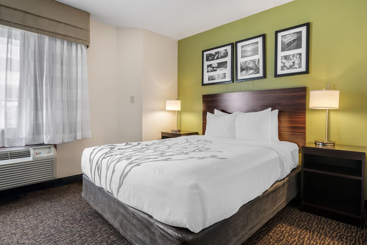 1 bedroom, premium bedding, desk, iron/ironing board