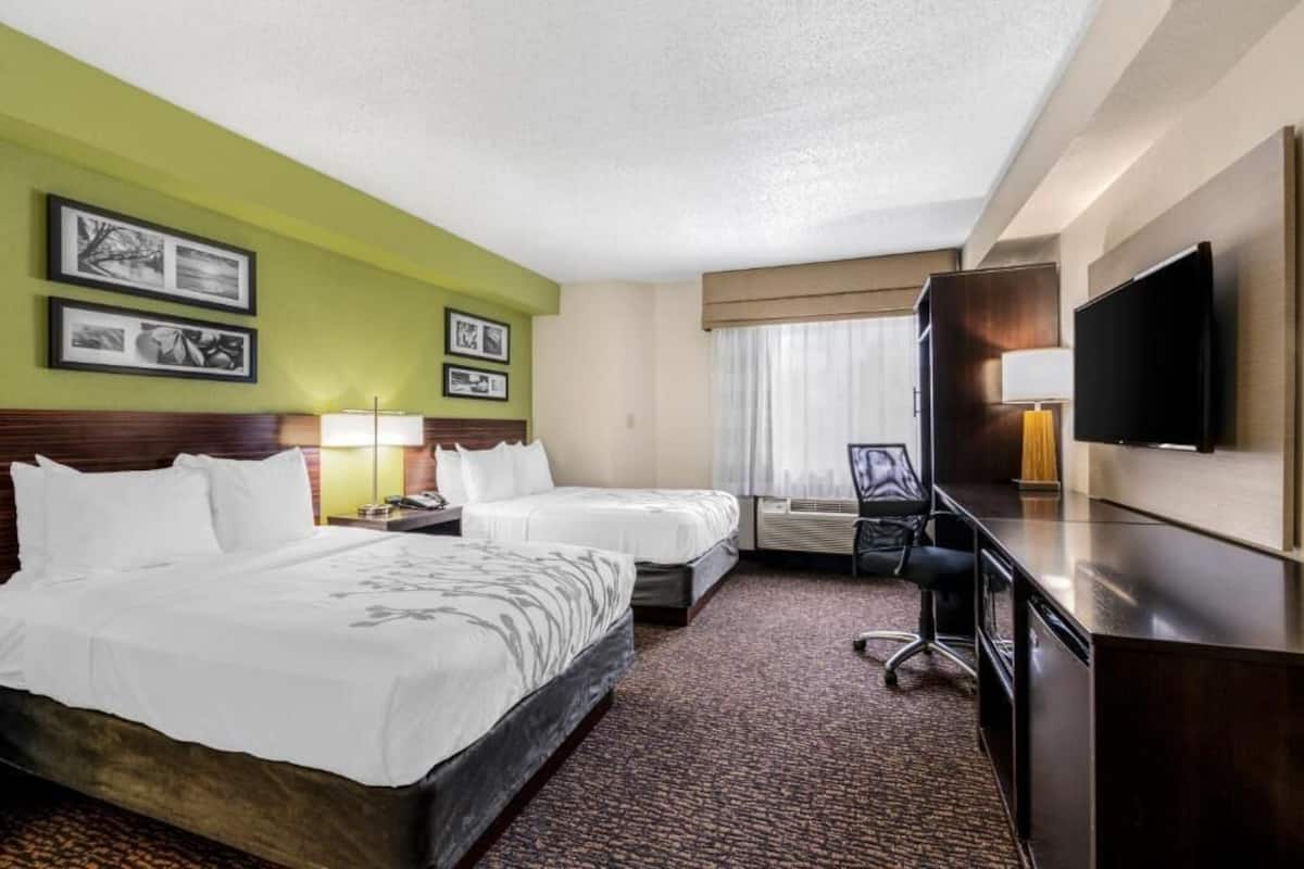 1 bedroom, premium bedding, desk, iron/ironing board