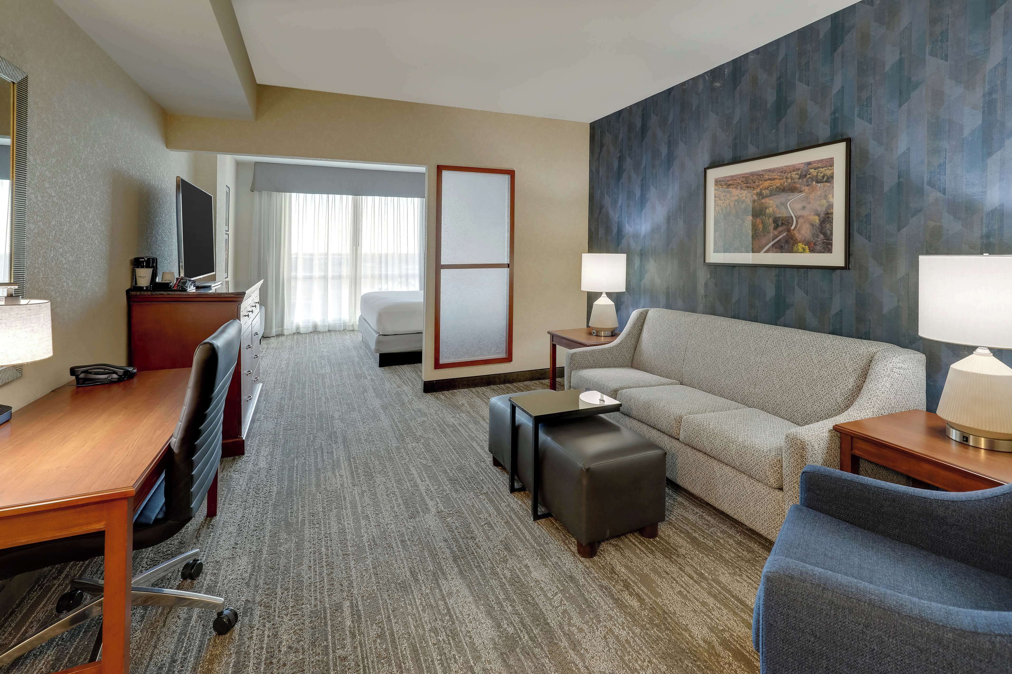 办公桌、遮光窗帘、熨斗/熨衣板、免费婴儿床