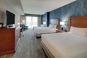 办公桌、遮光窗帘、熨斗/熨衣板、免费婴儿床