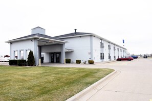 Exterior - Baymont by Wyndham Morton (Morton)