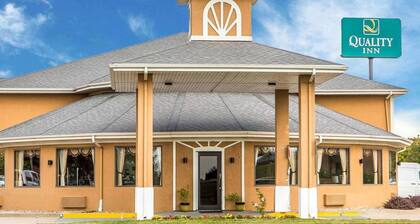 Quality Inn Morton at I-74
