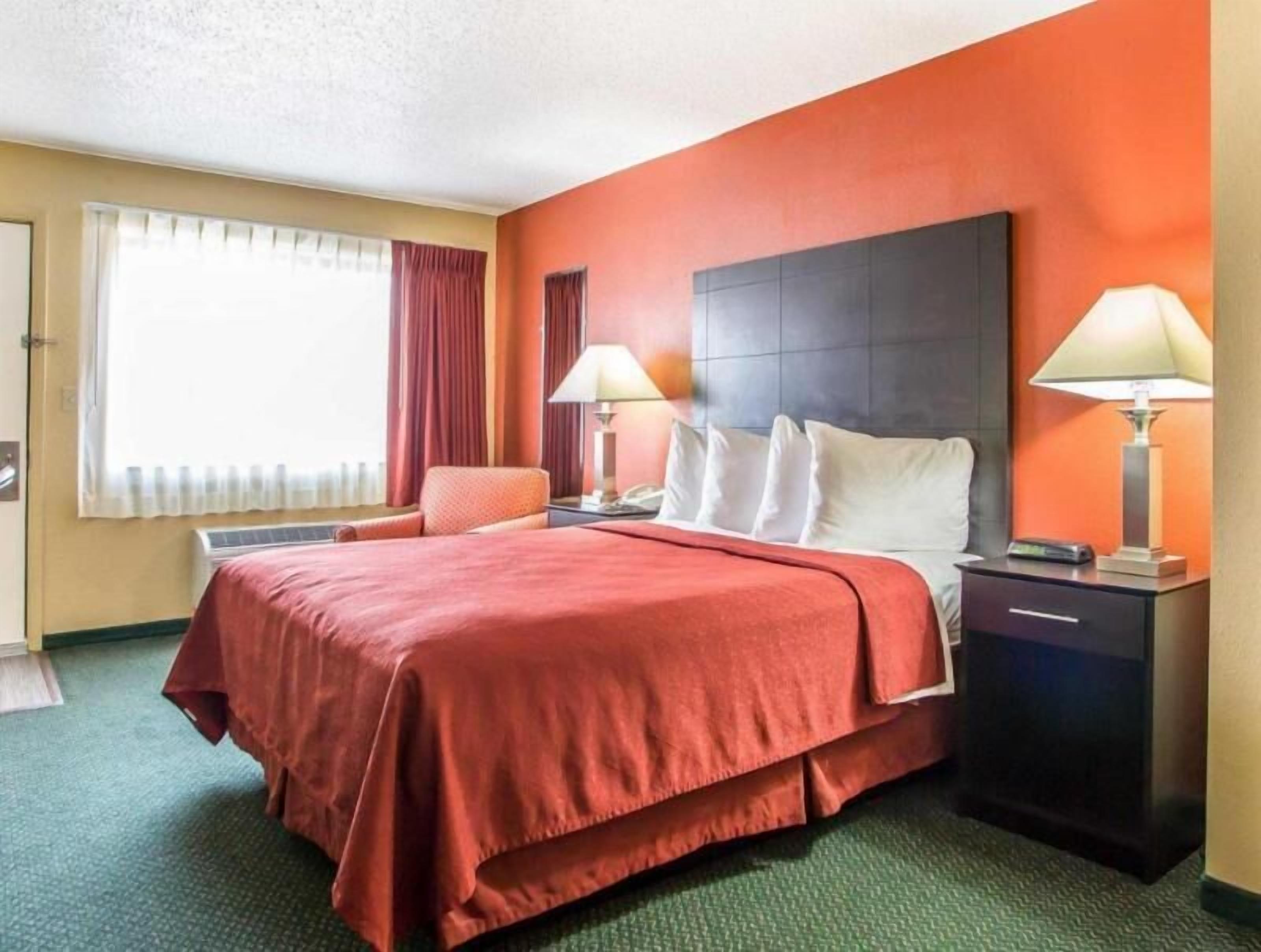 Desk, iron/ironing board, free WiFi, bed sheets