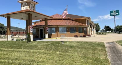 Quality Inn Morton at I-74