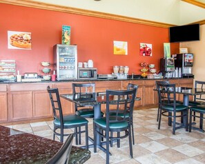 Free daily continental breakfast