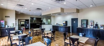 Quality Inn & Suites Moline - Quad Cities