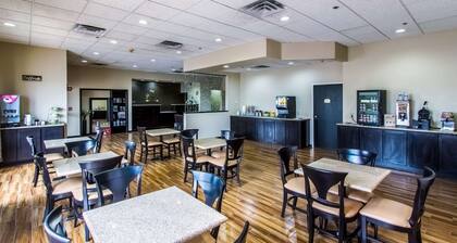 Quality Inn & Suites Moline - Quad Cities