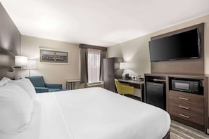 Standard Room, 1 King Bed, Non Smoking, Refrigerator & Microwave | Premium bedding, pillowtop beds, in-room safe, desk