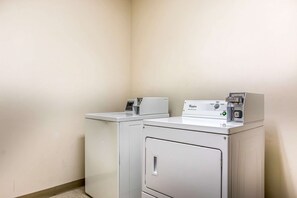 Laundry room - Comfort Suites Effingham Central (Effingham)