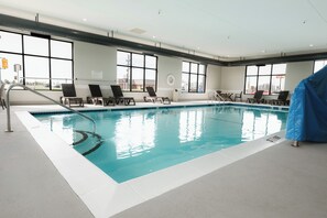 Indoor pool, pool loungers