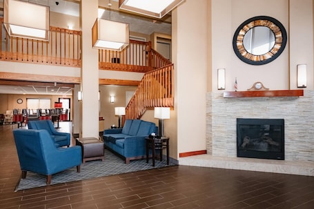 Lobby. Comfort Suites Effingham Central