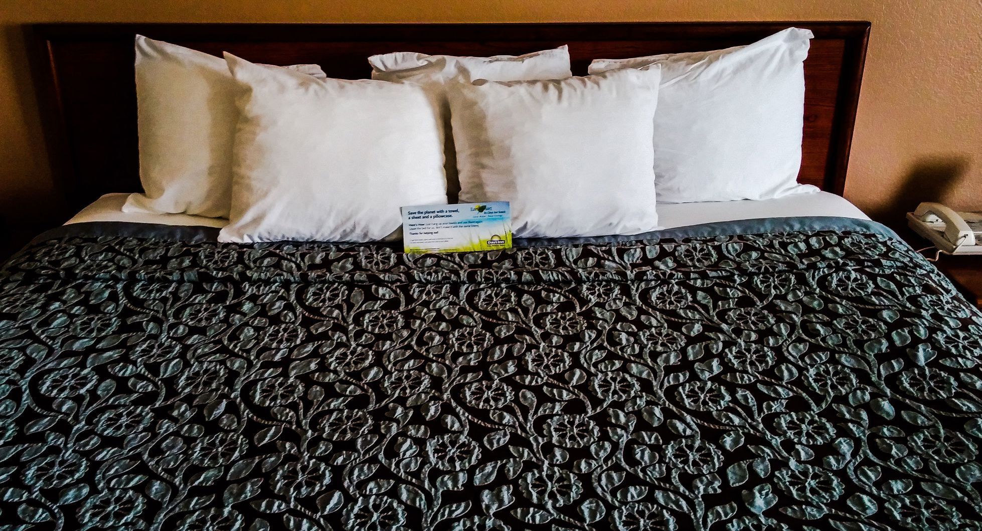 Premium bedding, in-room safe, desk, iron/ironing board